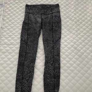 Lululemon pattern leggings